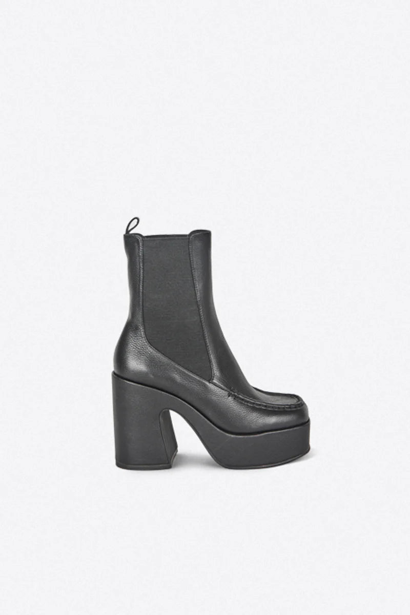 Intentionally Blank Celeste black leather platform chelsea boot | Pipe and Row