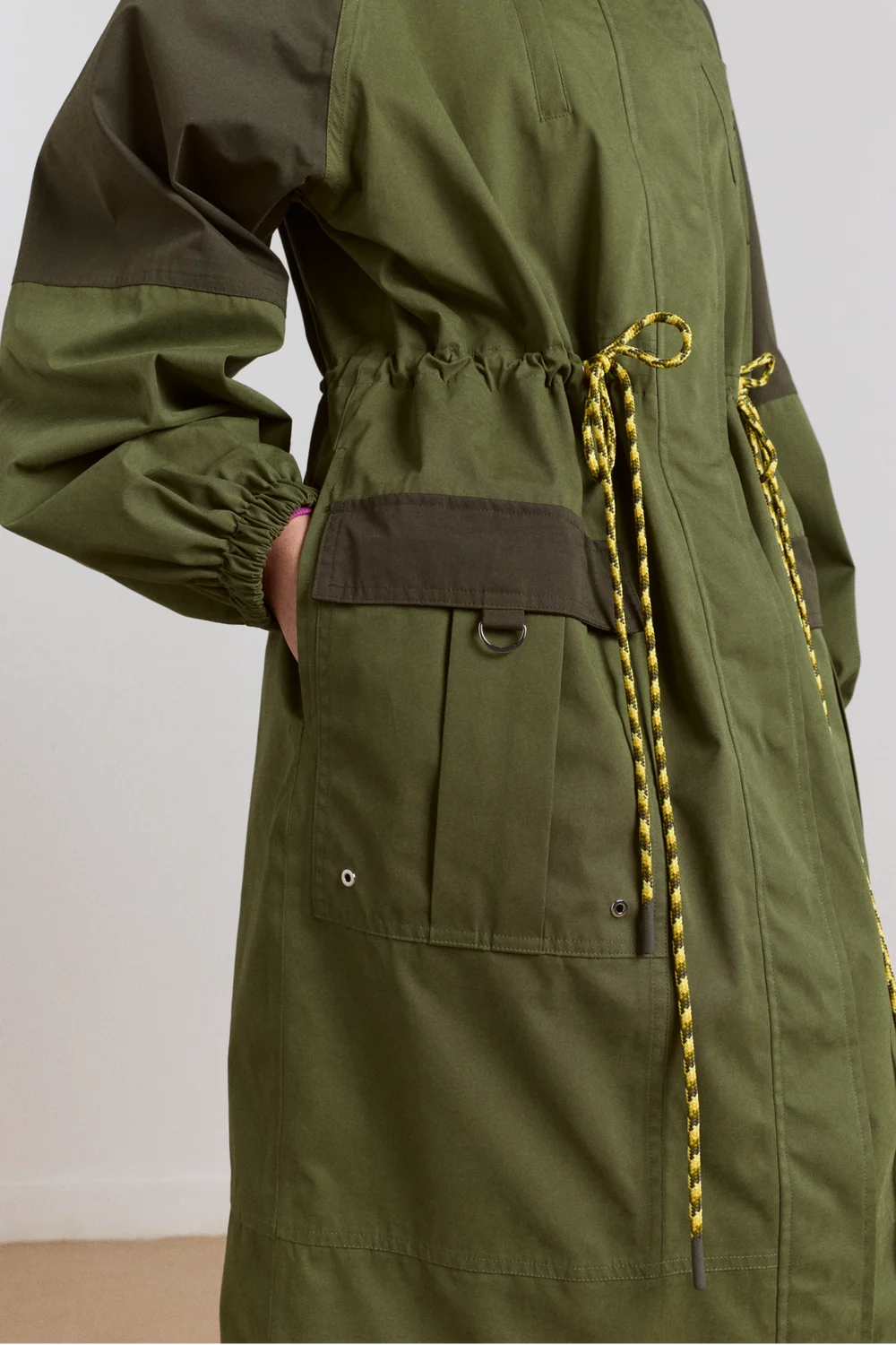 LOGAN RAINCOAT
