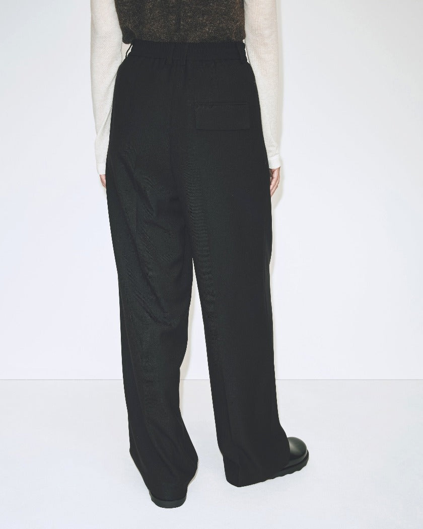 Mijeong Park pleat front wide leg trousers black | PIPE AND ROW