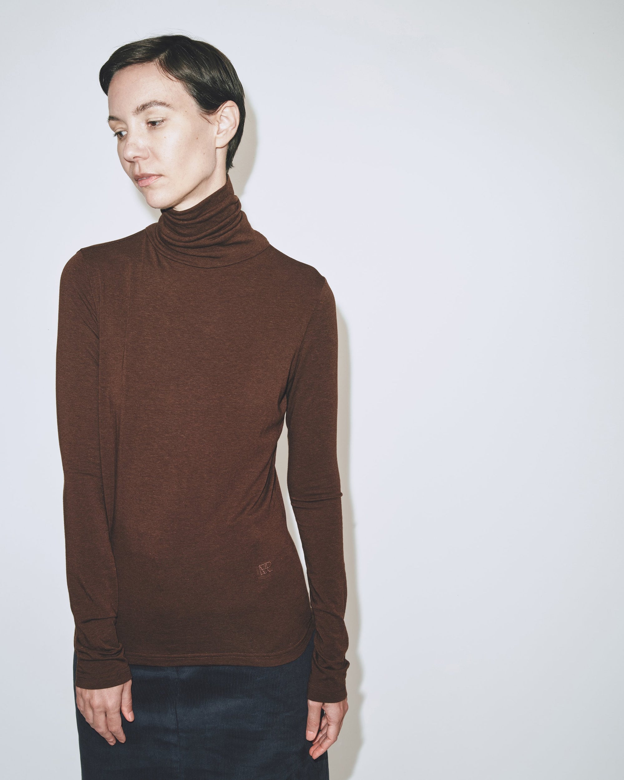 THIN RIBBED ROLL NECK TOP