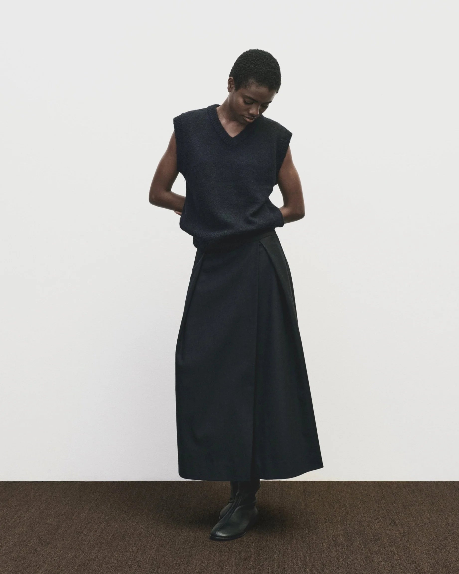 WOOL BLEND V-NECK VEST