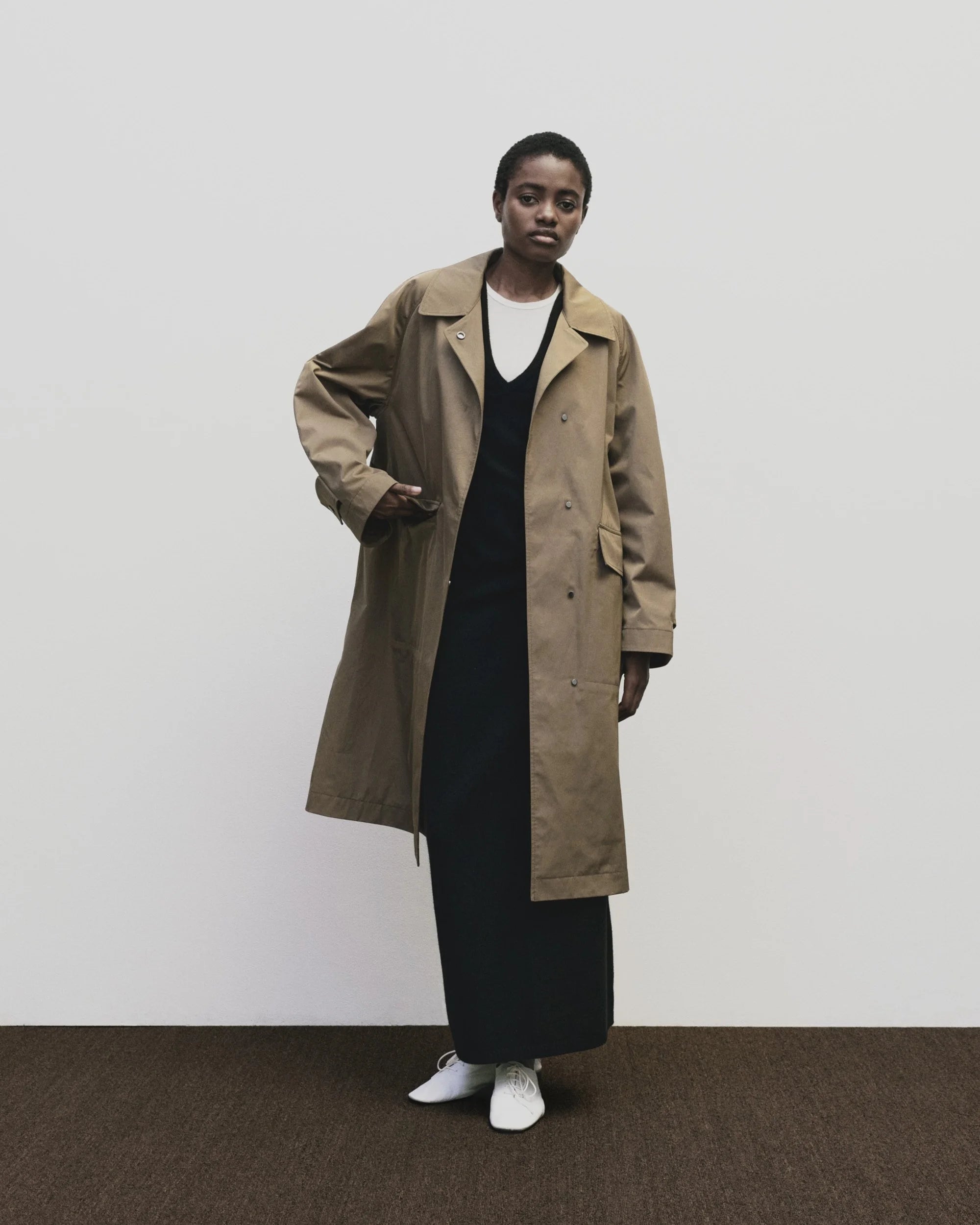 CASHMERE V-NECK KNIT SWEATER