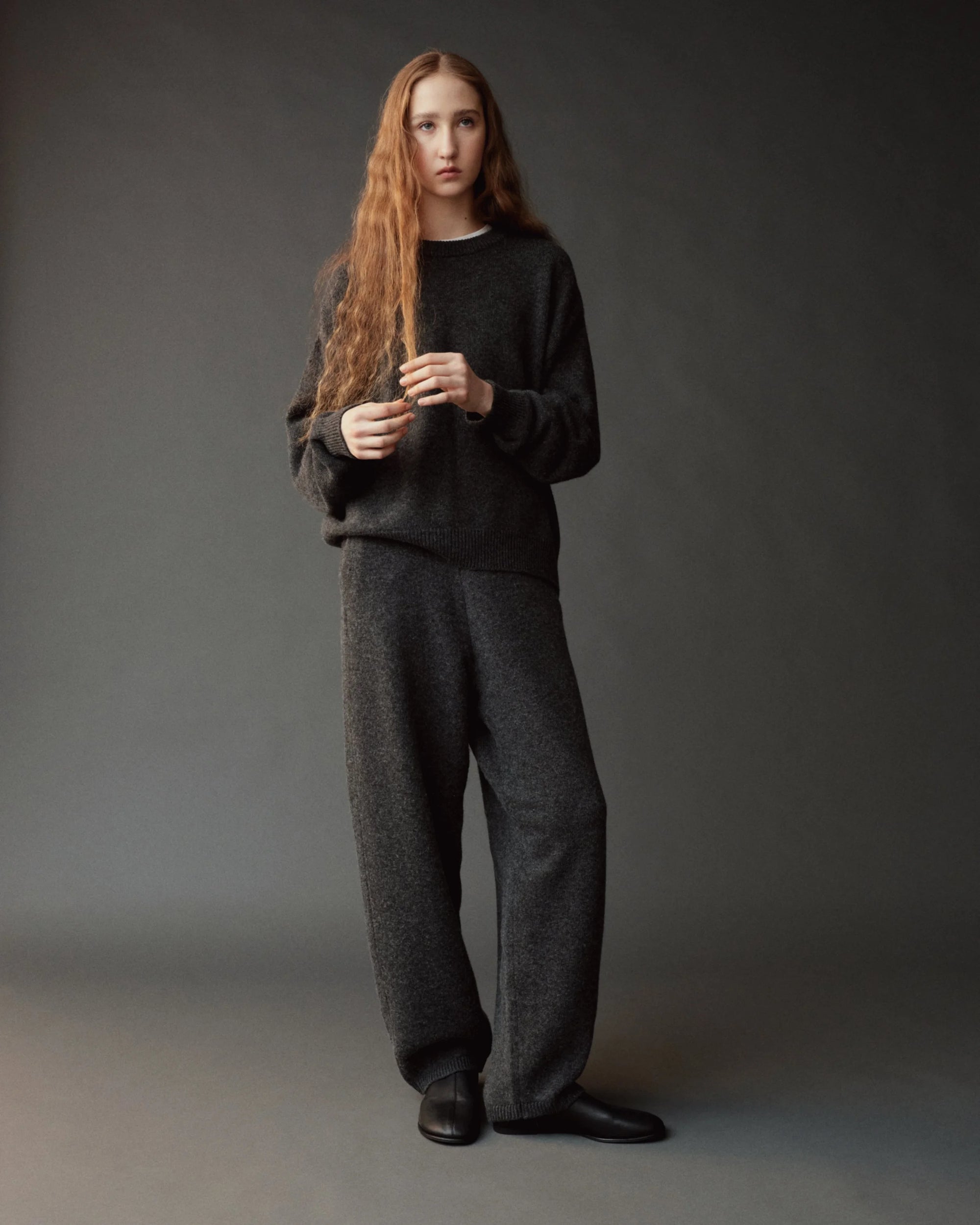 OVERSIZED CREW NECK SWEATER