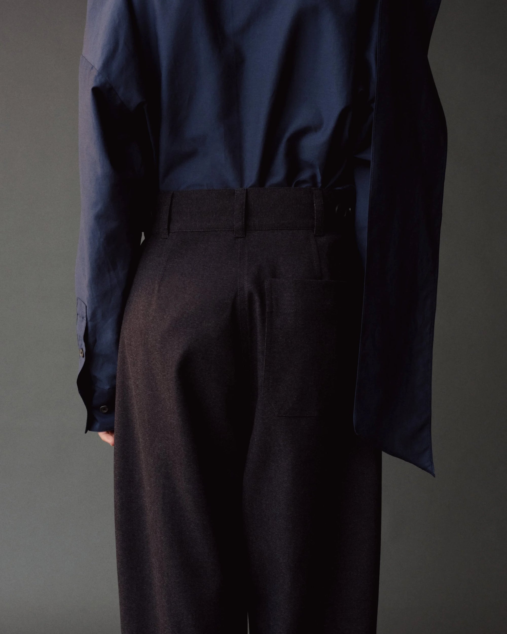 CROPPED BARREL LEG PANT