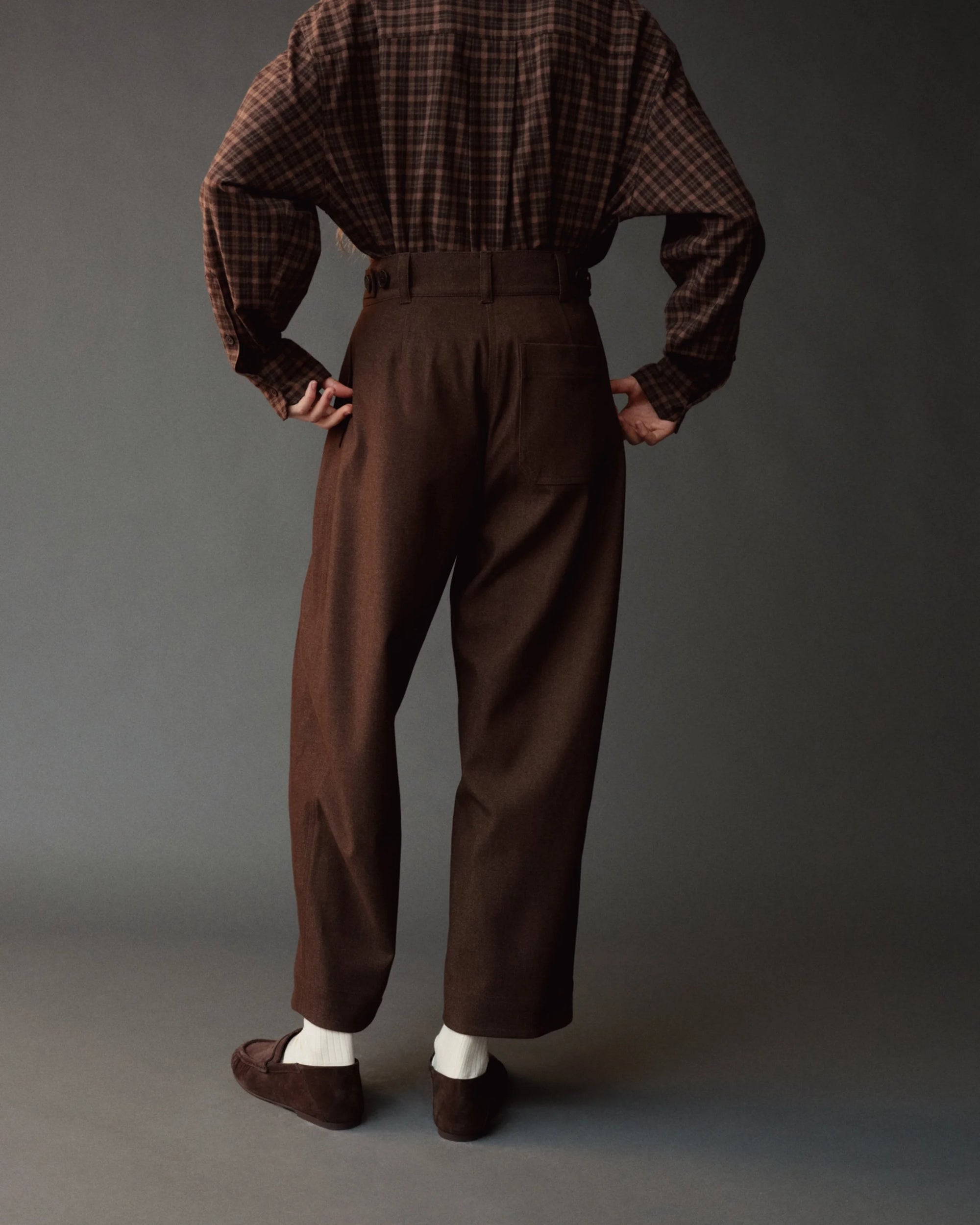 CROPPED BARREL LEG PANTS
