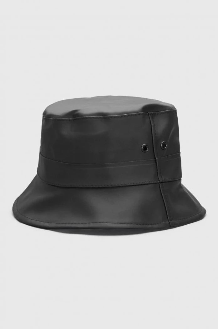 Stutterheim Beckholmen black bucket hat Waterproof rain hat | Pipe and Row