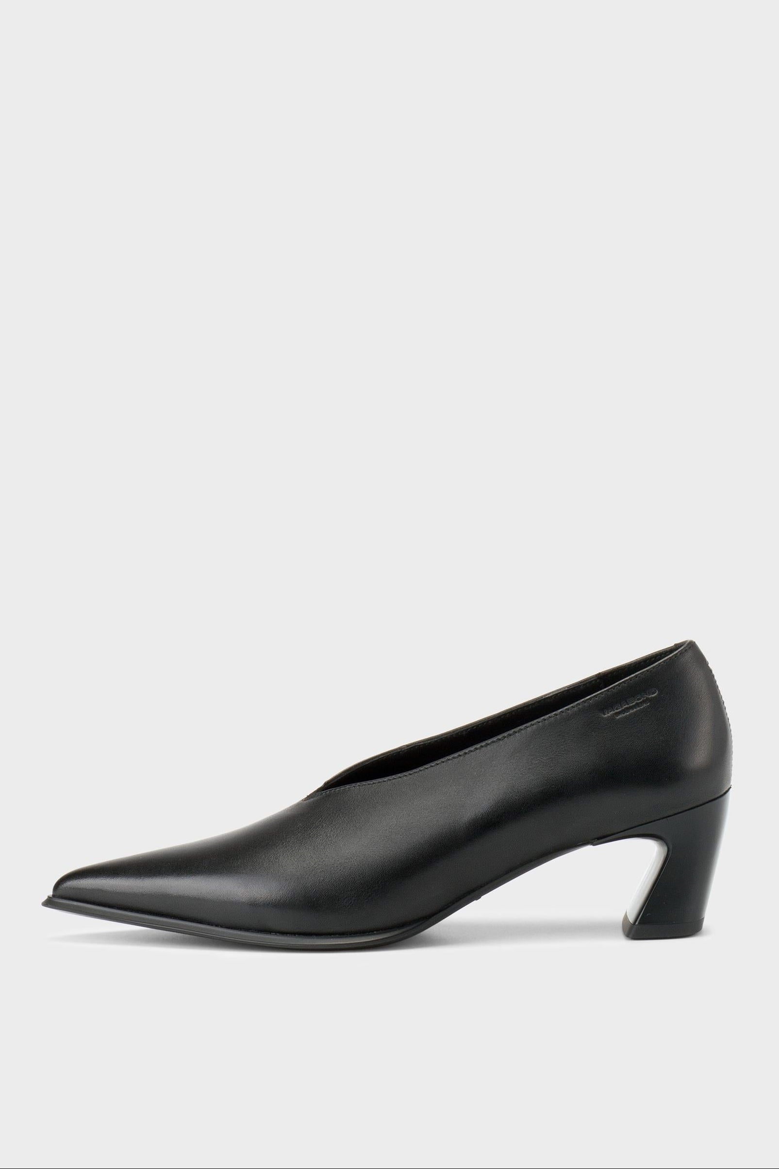 ILONA PUMPS