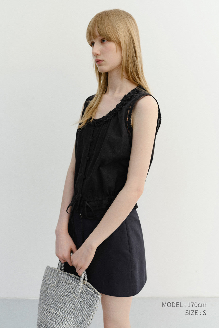 FRILLED SLEEVELESS BLOUSE