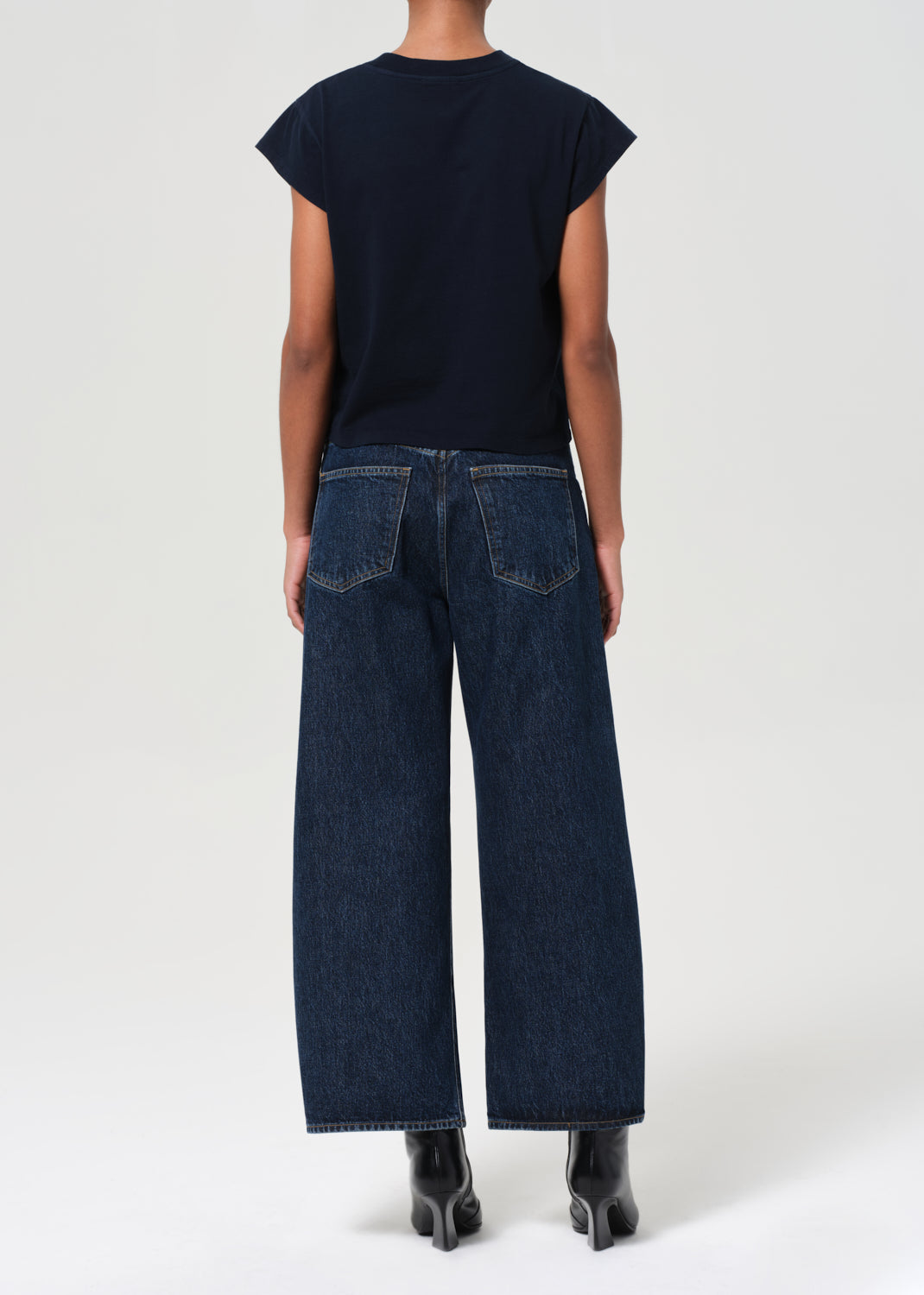Agolde barrel Low Curve Jean Crop pendulum medium indigo | Pipe and Row