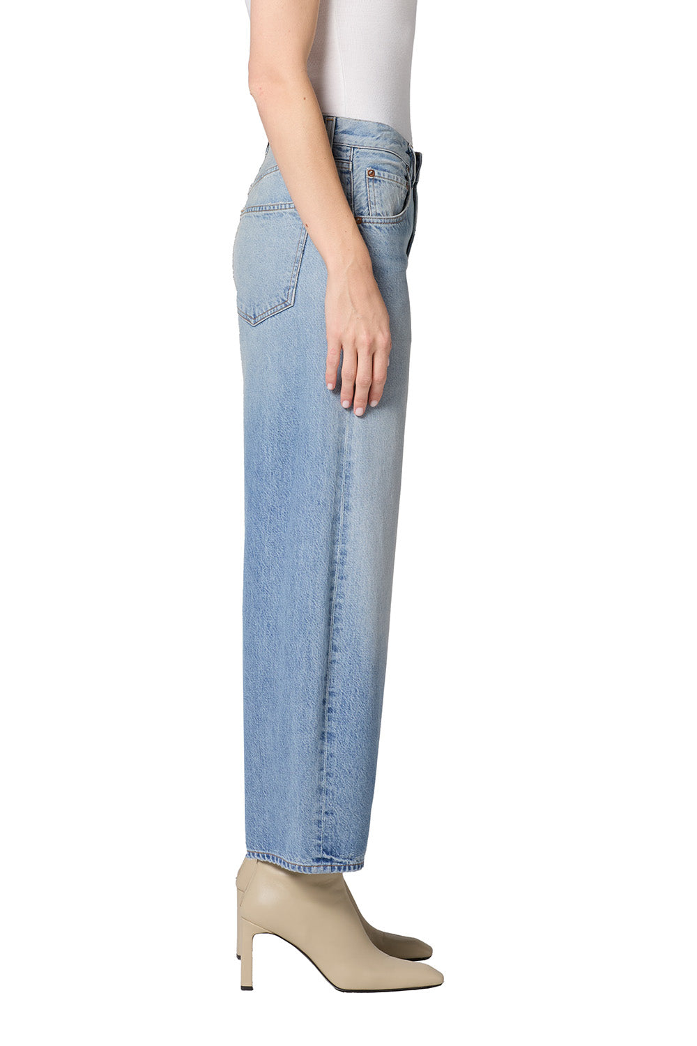 LOW CURVE CROP JEAN