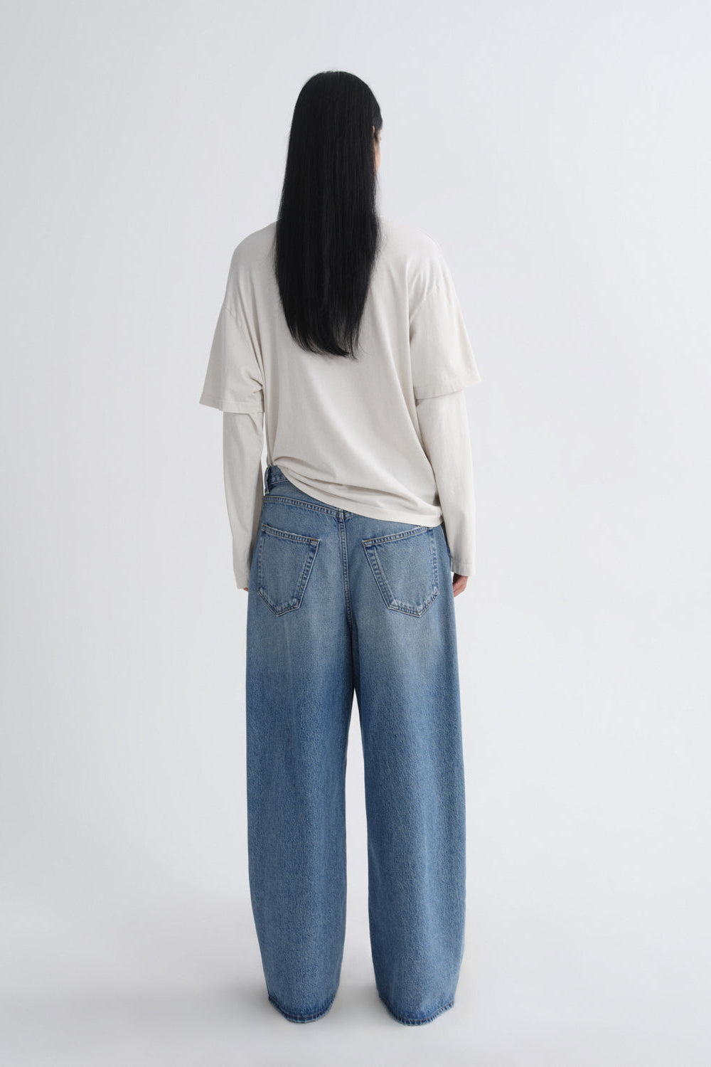ROUNDED BAGGY JEANS