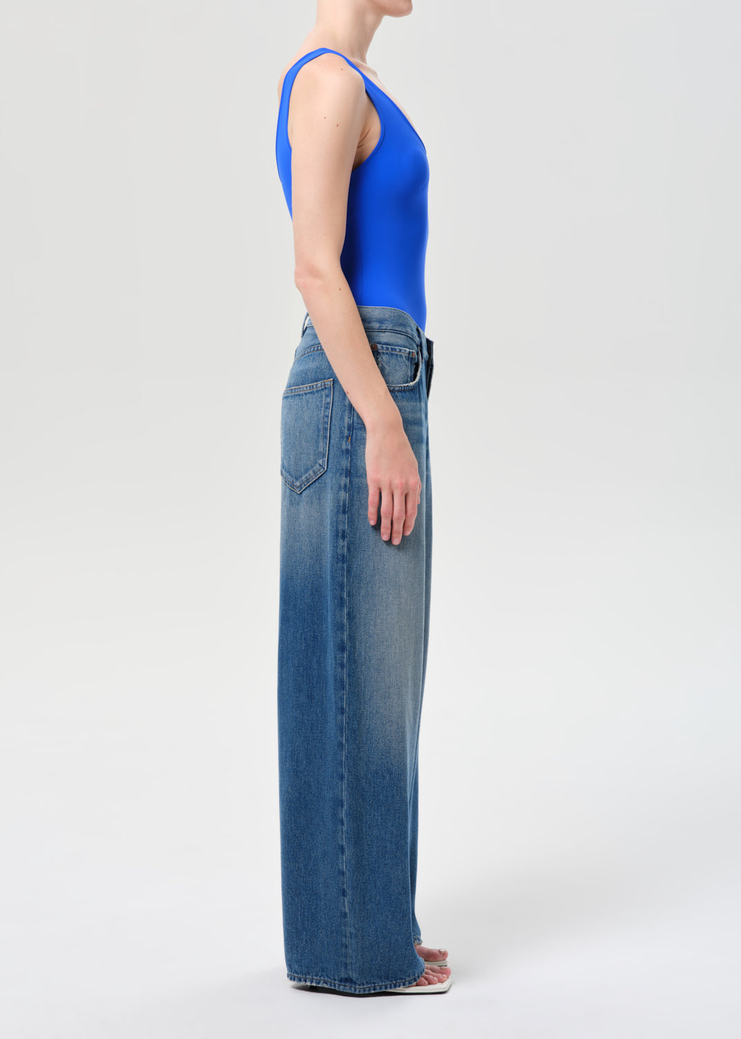 ROUNDED BAGGY JEANS