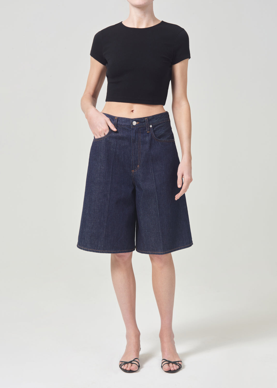 Agolde Savannah cropped ribbed tight black baby tee cap sleeves | Pipe and Row