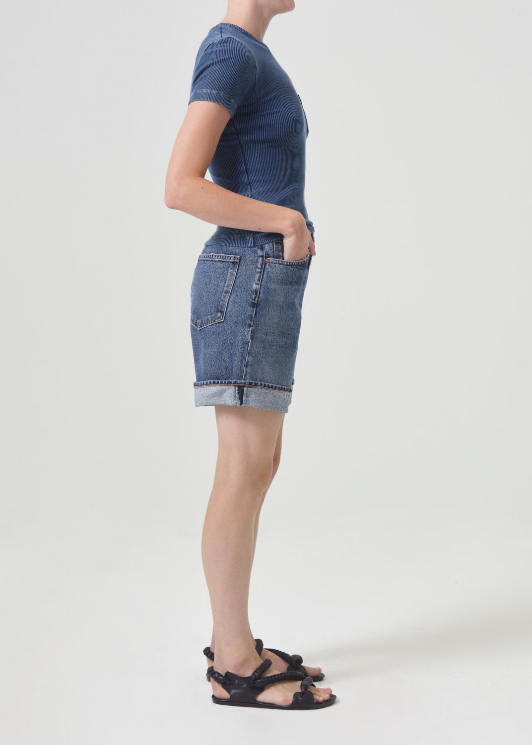 vAgolde Dame cuffed jean denim short dark blue control wash | Pipe and Row