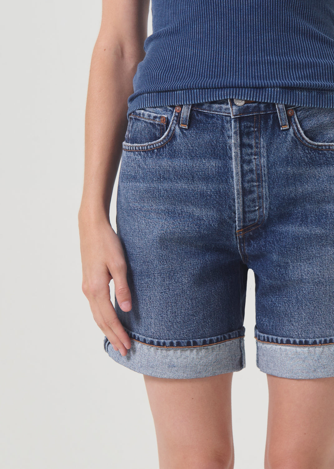 Agolde Dame cuffed jean denim short dark blue control wash | Pipe and Row