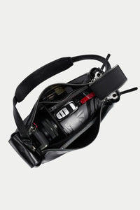 Aest Studio capture medium sling handbag purse camera bag black | Pipe and Row