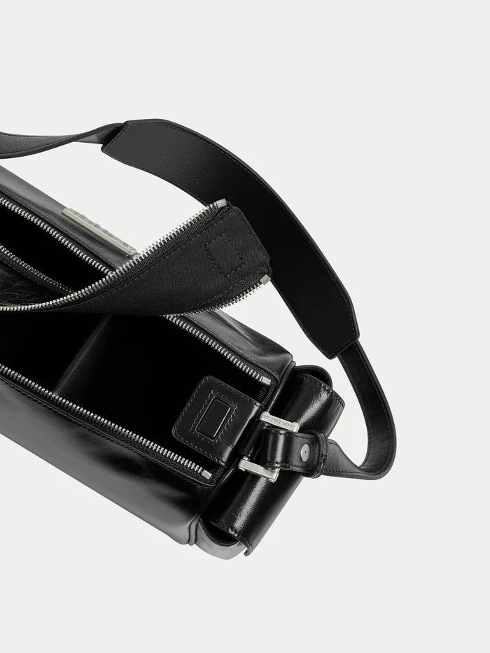 Aest Studio capture medium sling handbag purse camera bag black | Pipe and Row Seattle