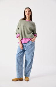 American Vintage crewneck Vitow jumper sweater dusty khaki green detail | Pipe and Row VITO18PH26