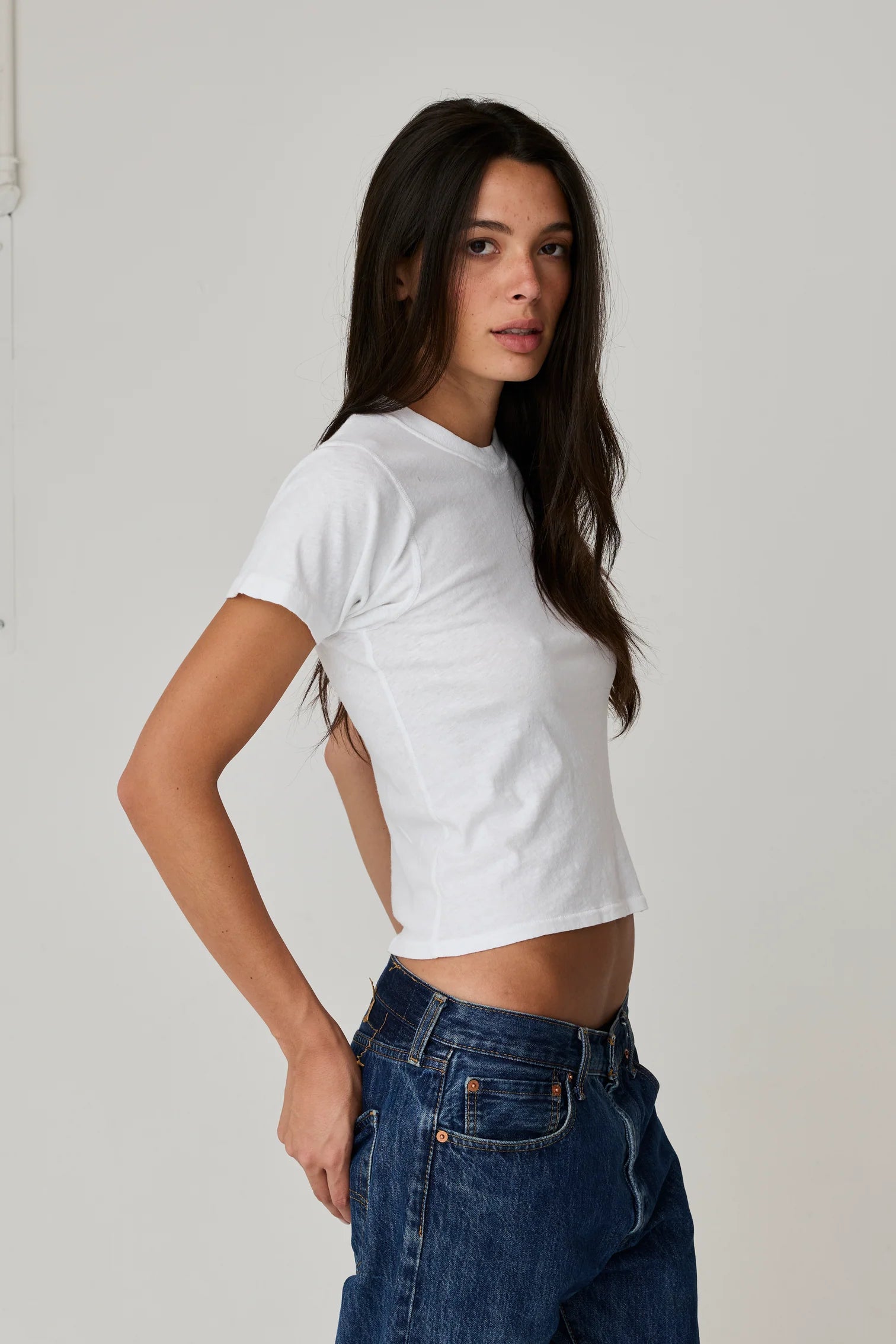 Asher crewneck 70's Amelia Vintage crewneck tee white | Pipe and Row