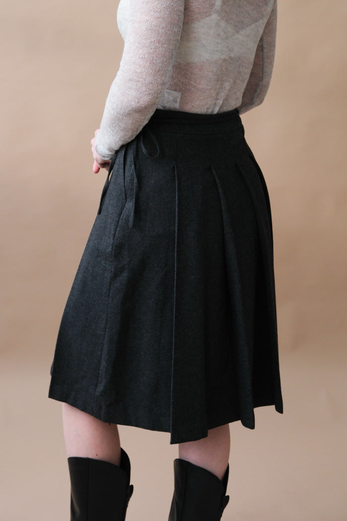 RIBBONED PLEATS WRAP SKIRT