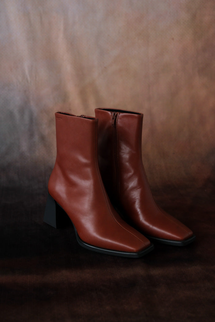 HEDDA BOOTS