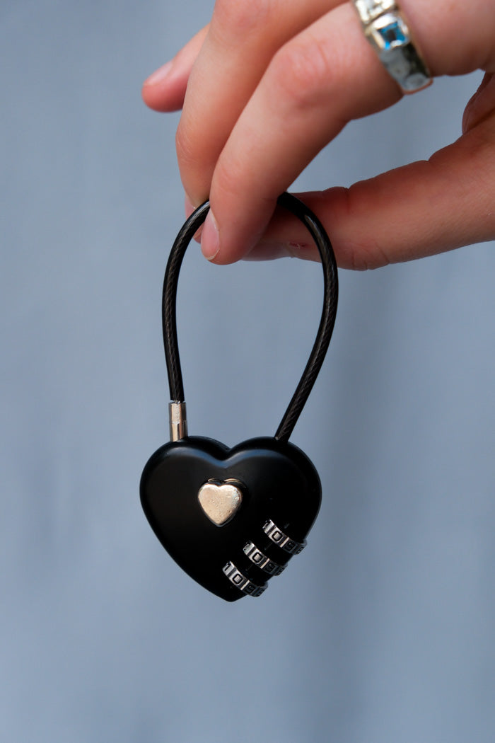 BLACK HEART LOCK BAG CHARM