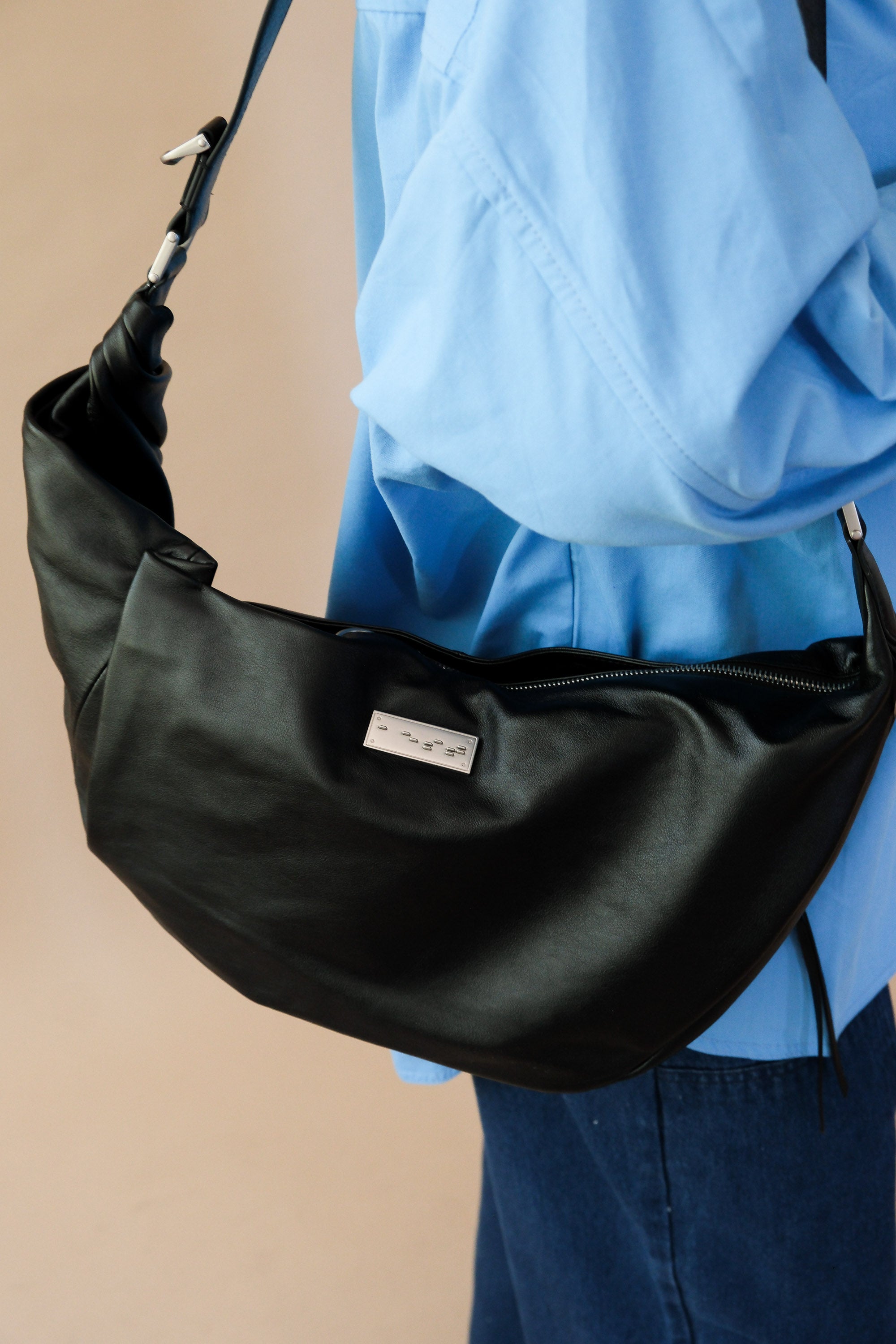 SKETCH MEDIUM CROISSANT BAG