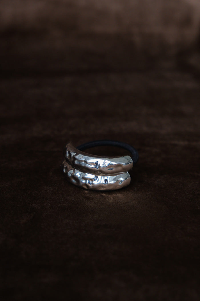 PEBBLED DOUBLE METAL HAIR TIE