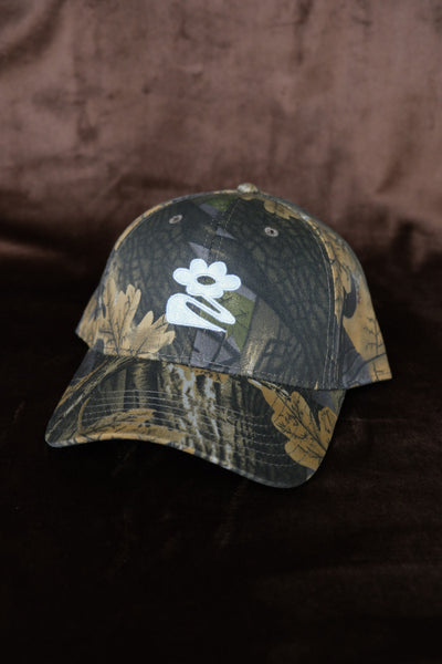 Pipe and Row camo hat embroidered white flower 