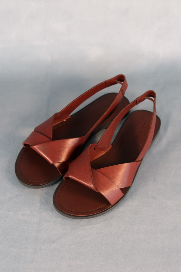 Vagabond Tia 2.0 slingback flat sandal cognac brown leather | Pipe