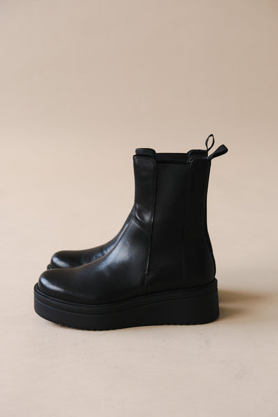 Vagabond Tara boots cult favorites black leather chunky sole | Pipe and ...