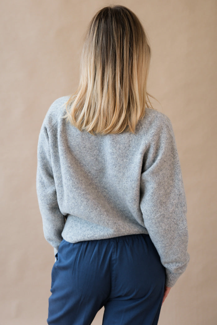 UNISEX SHAGGY DOG SWEATER