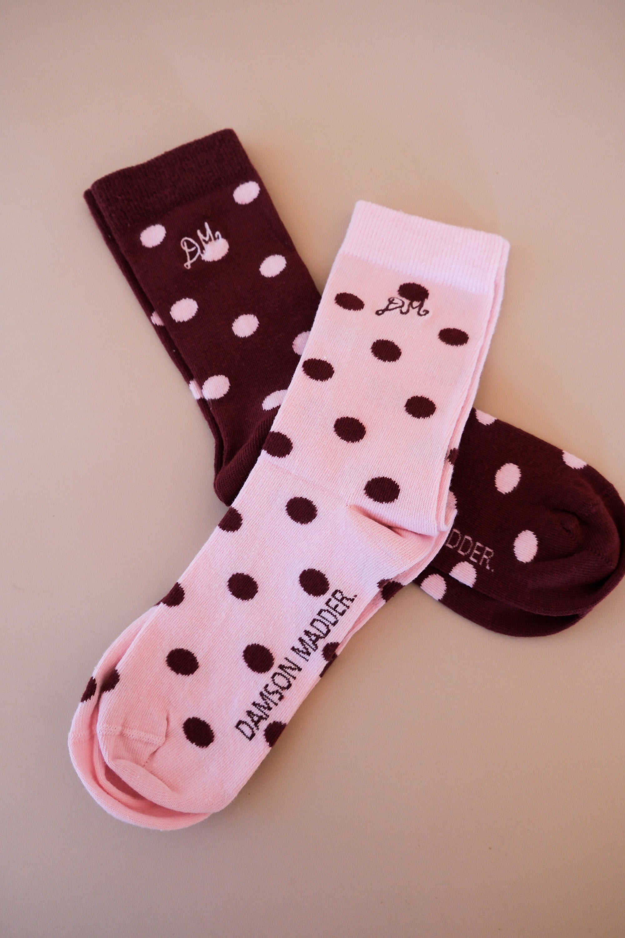 2 PACK SOCKS