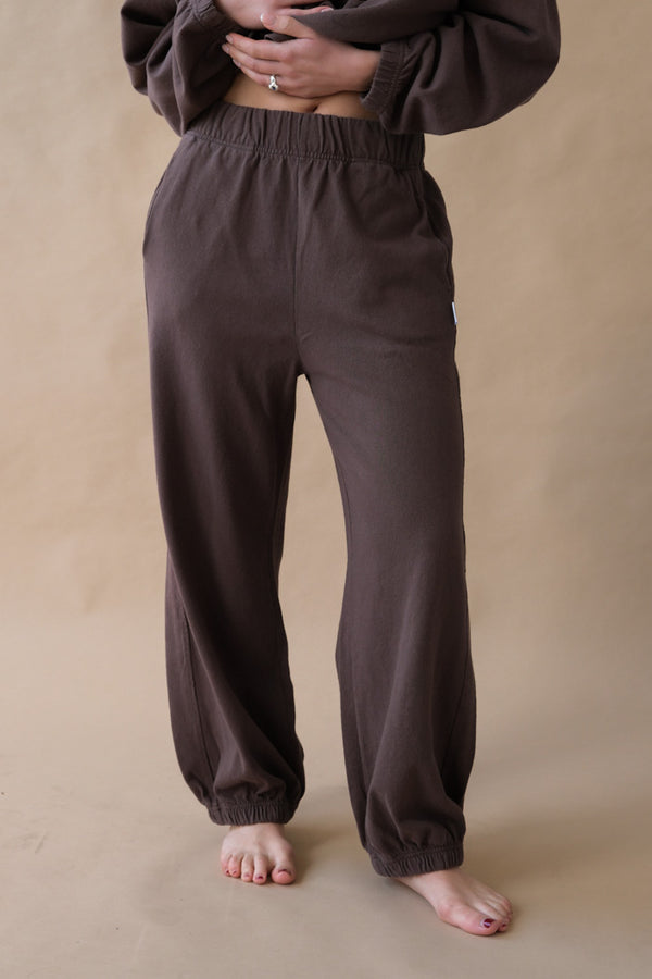 Le Bon Shoppe sweat balloon pants chocolate brown | Pipe and Row