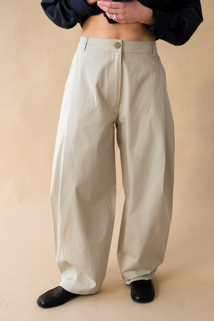 COTTON BARREL LEG PANT