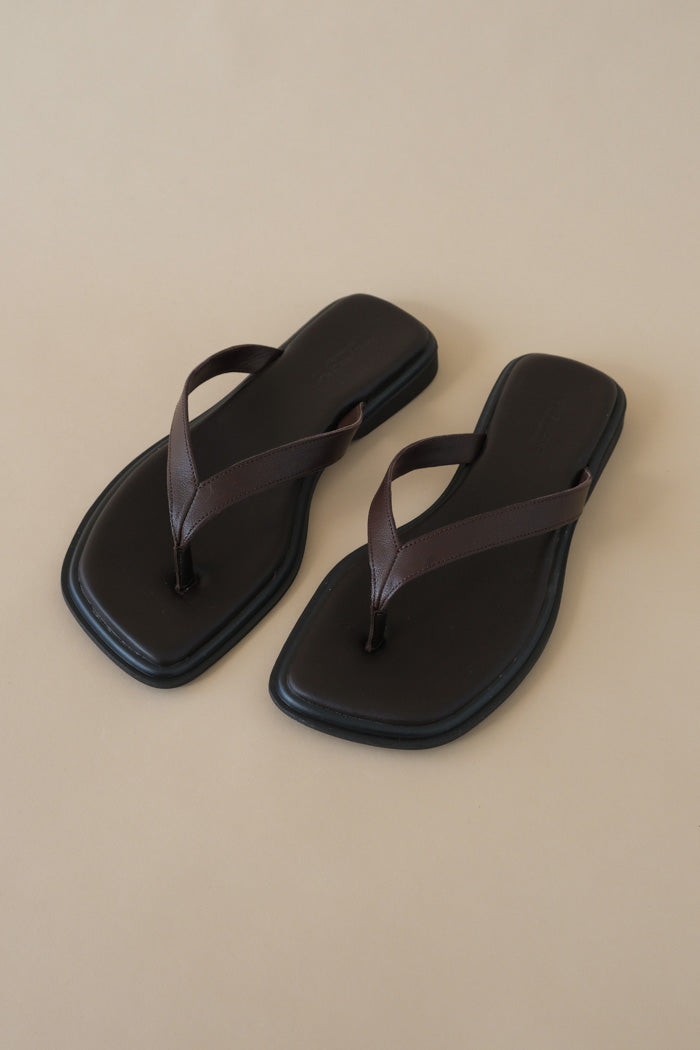 IZZY THONG SANDAL
