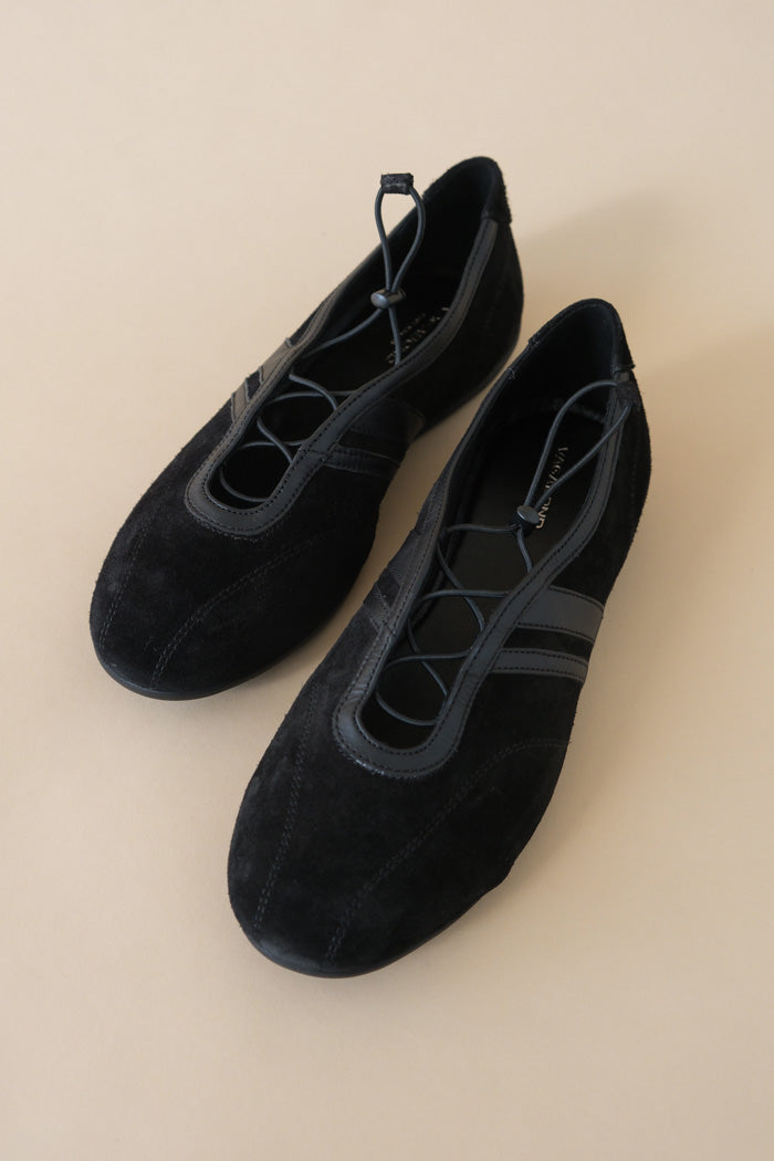 HOLLIE SNEAKER