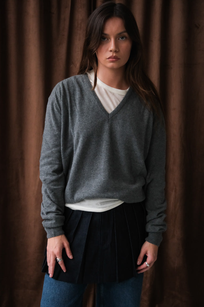 CASHMERE V-NECK KNIT SWEATER