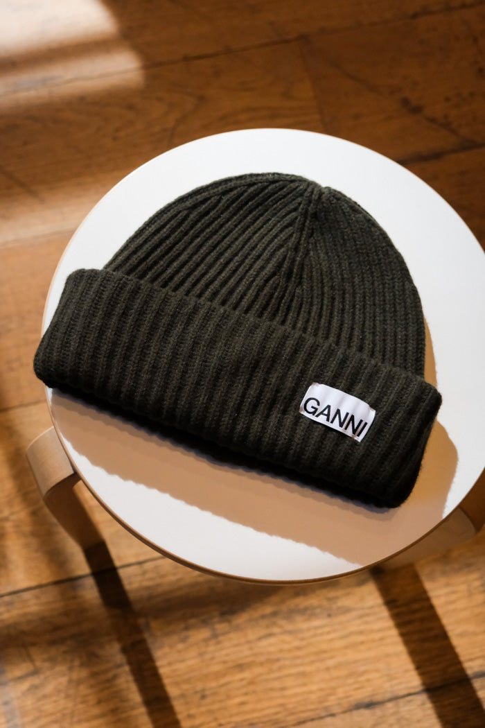 LIGHT STRUCTURED RIB KNIT BEANIE