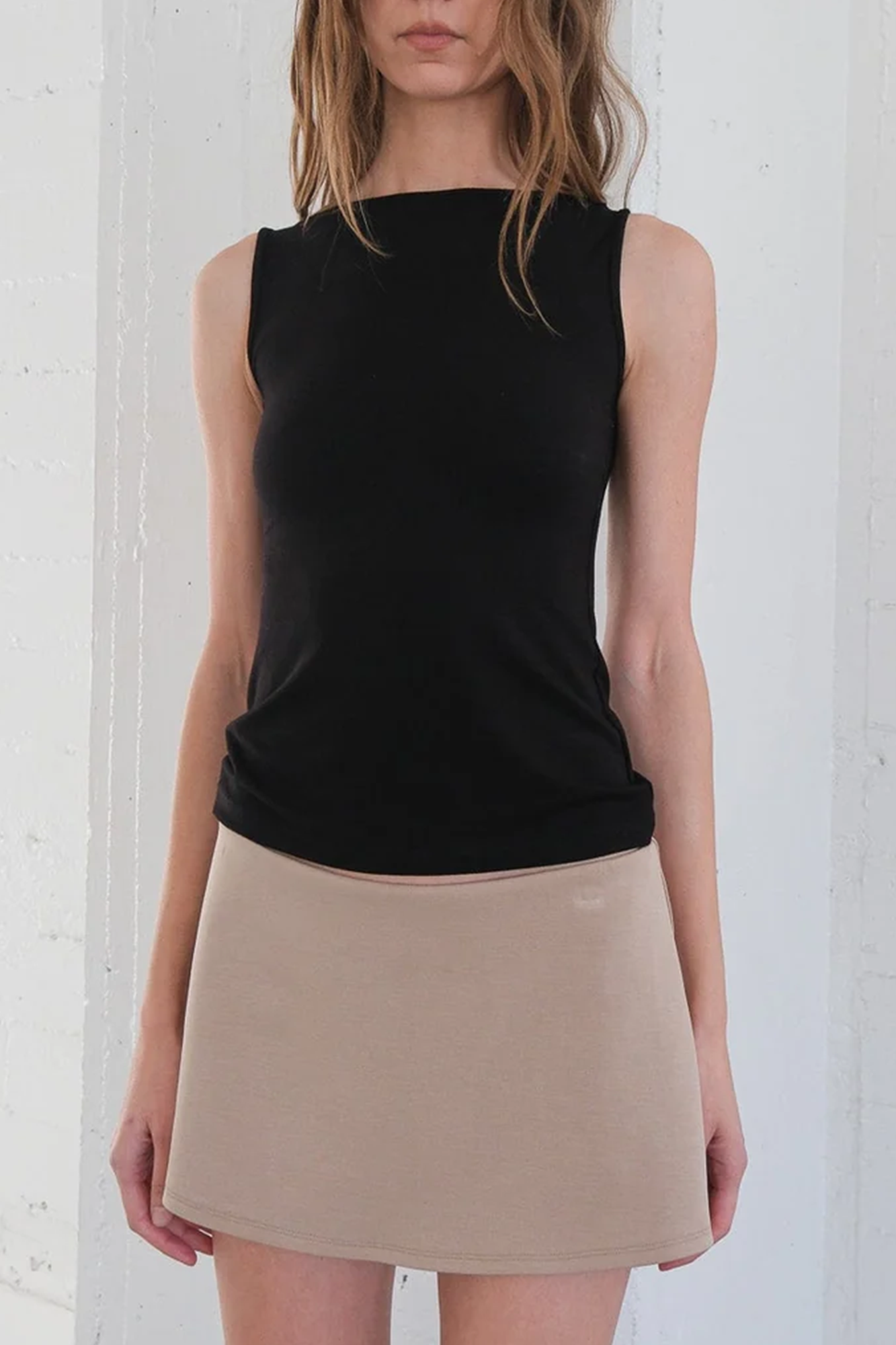 Geel Clark tank top black A boat neck tank top with a scoop back  PIPE AND ROW