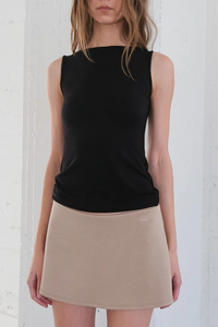 Geel Clark tank top black A boat neck tank top with a scoop back  PIPE AND ROW