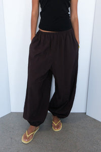 Geel Eliot wide leg jogger style pants elastic cinched Americano brown | Pipe and Row