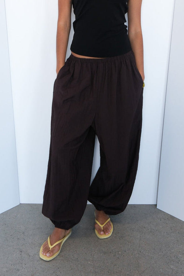 Geel Eliot wide leg jogger style pants elastic cinched Americano brown | Pipe and Row