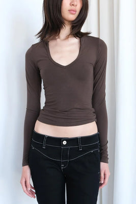 Geel Jolene fitted v-neck long sleeve top in ash brown | Pipe and Row