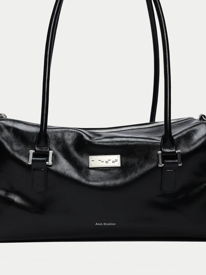 CAPTURE LARGE SHOULDER BAG