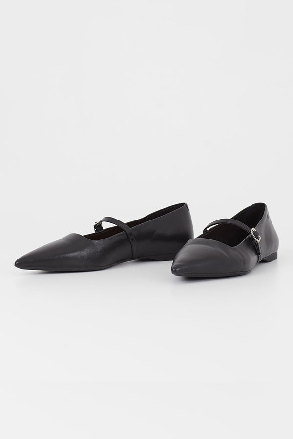 Vagabond Hermine pointy toes mary jane flats in black leather | Pipe ...