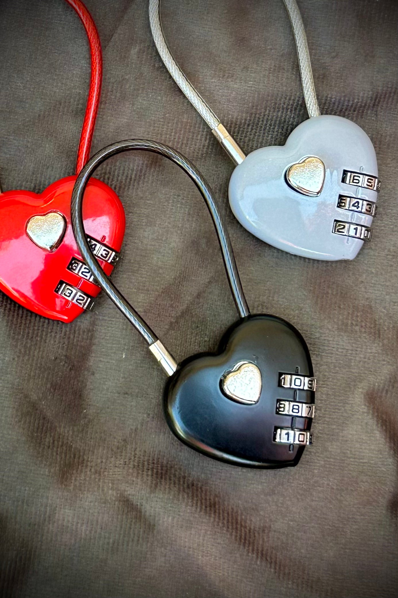 BLACK HEART LOCK BAG CHARM