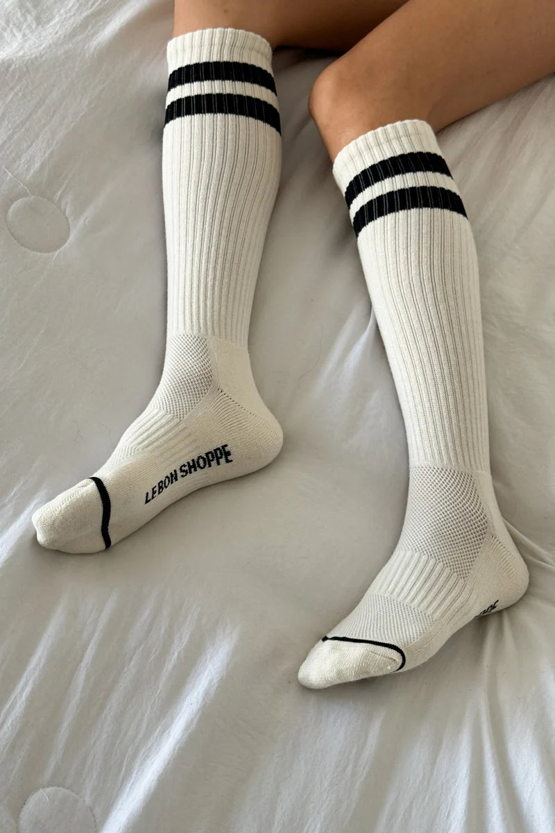 KNEE HIGH BOYFRIEND SOCKS