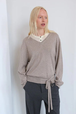 Geel Kiarra v-neck sweater belt walnut beige tan | Pipe and Row