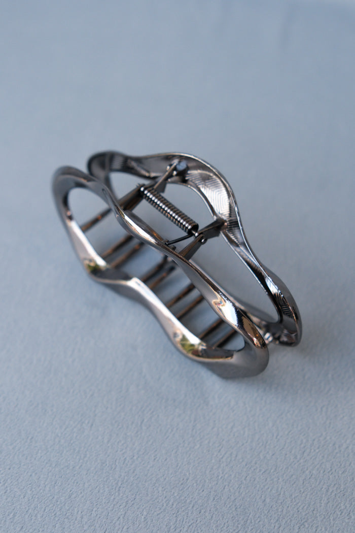 Large metal open oval hair claw dark silver gunmetal PIPE AND ROW